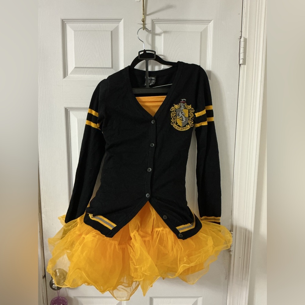 Warner Bros. Black and Yellow Hogwarts Hufflepuff Cardigan